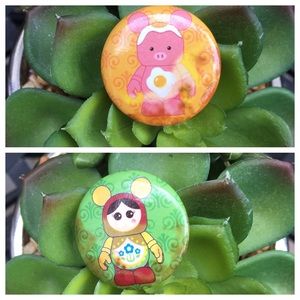 Disneyland Mickey Mouse custom pins Limited edi.